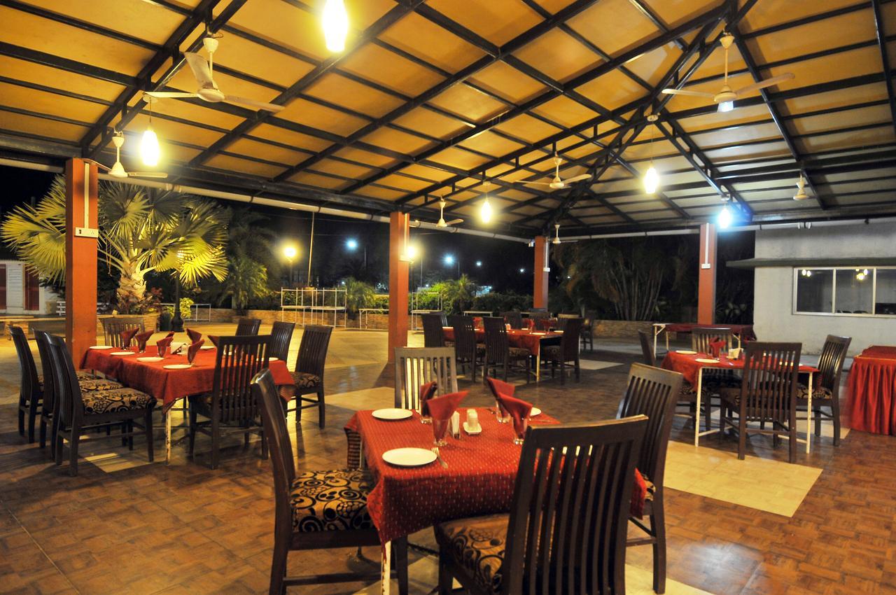 Sandy Resort Daman Luaran gambar
